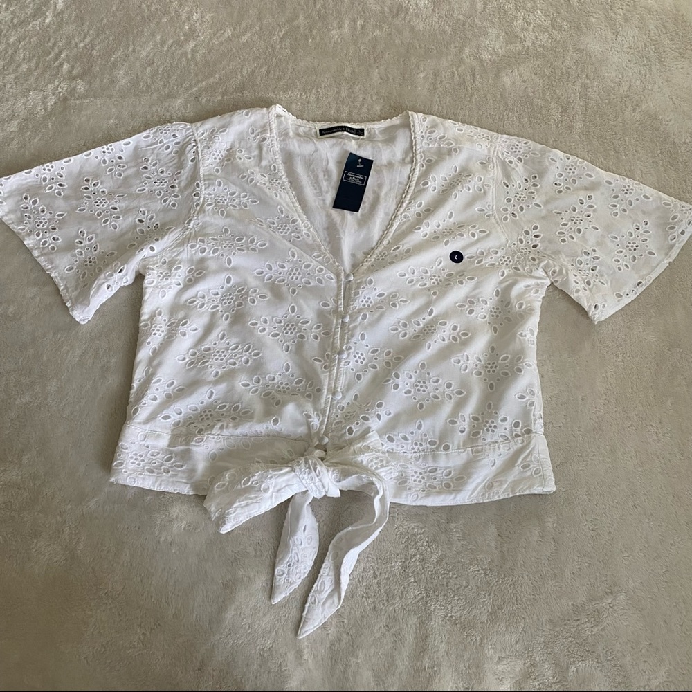 NWT Abercrombie & Fitch White Lined Eyelet Blouse Size Large